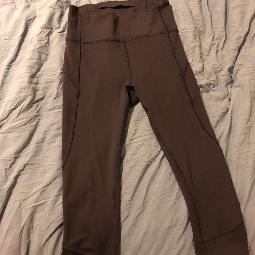 Lululemon In Movement Black Leggings Size 6 NWOT